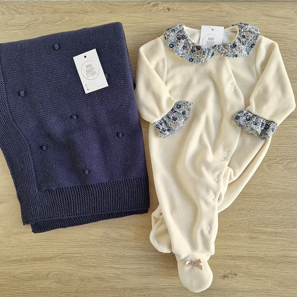 Babygrow com folhos 20