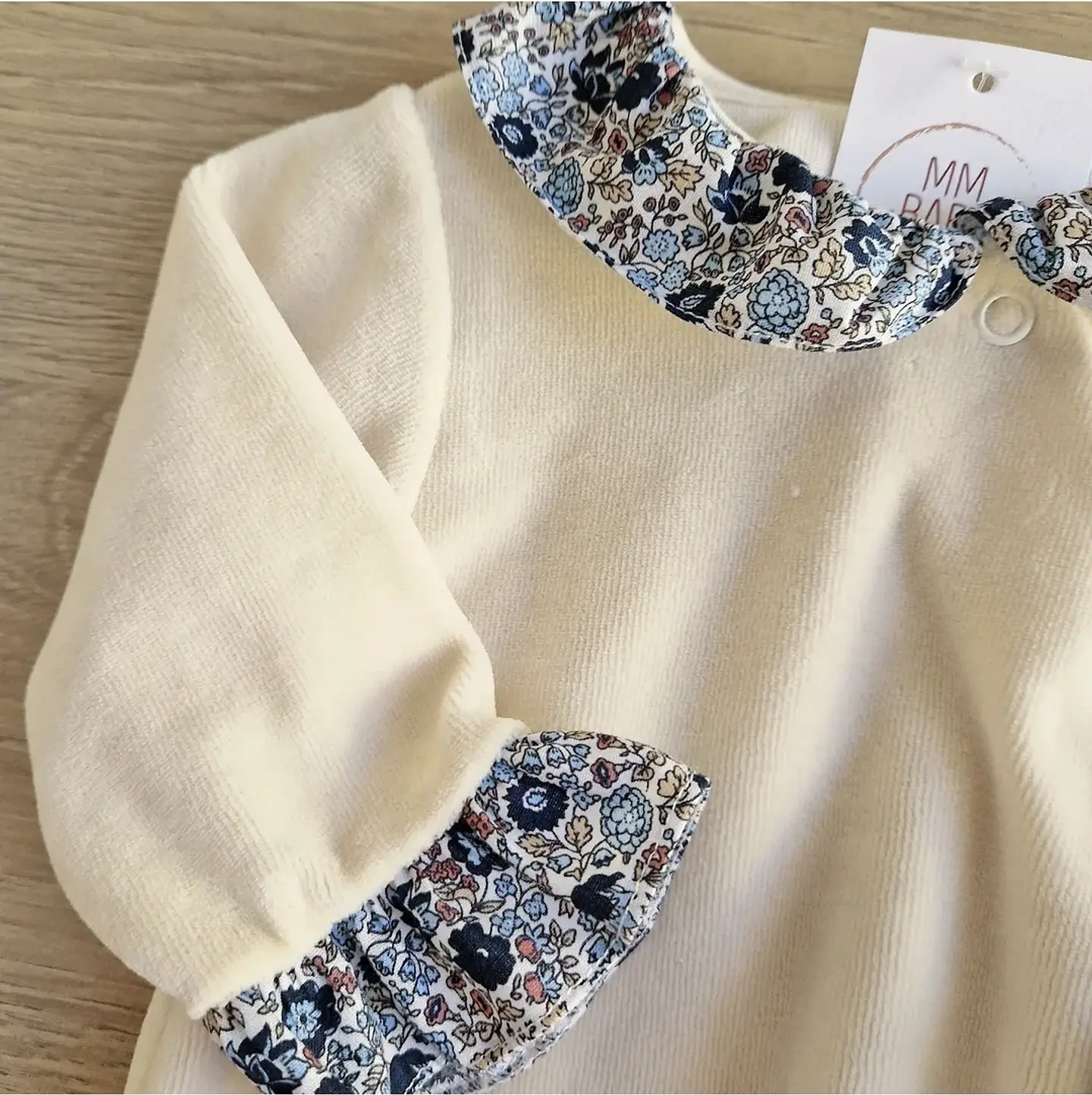 Babygrow com folhos 21