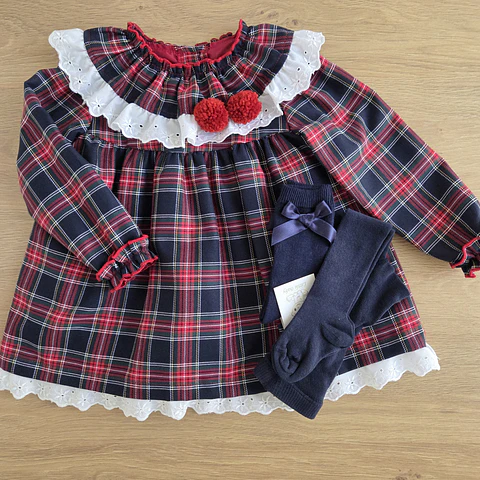Vestido de xadrez com pompons