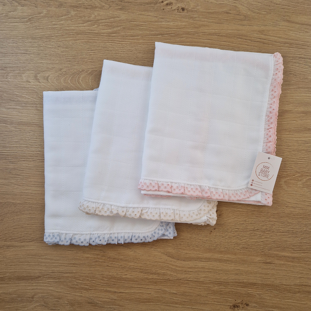 Fralda com folho em bordado inglês 1