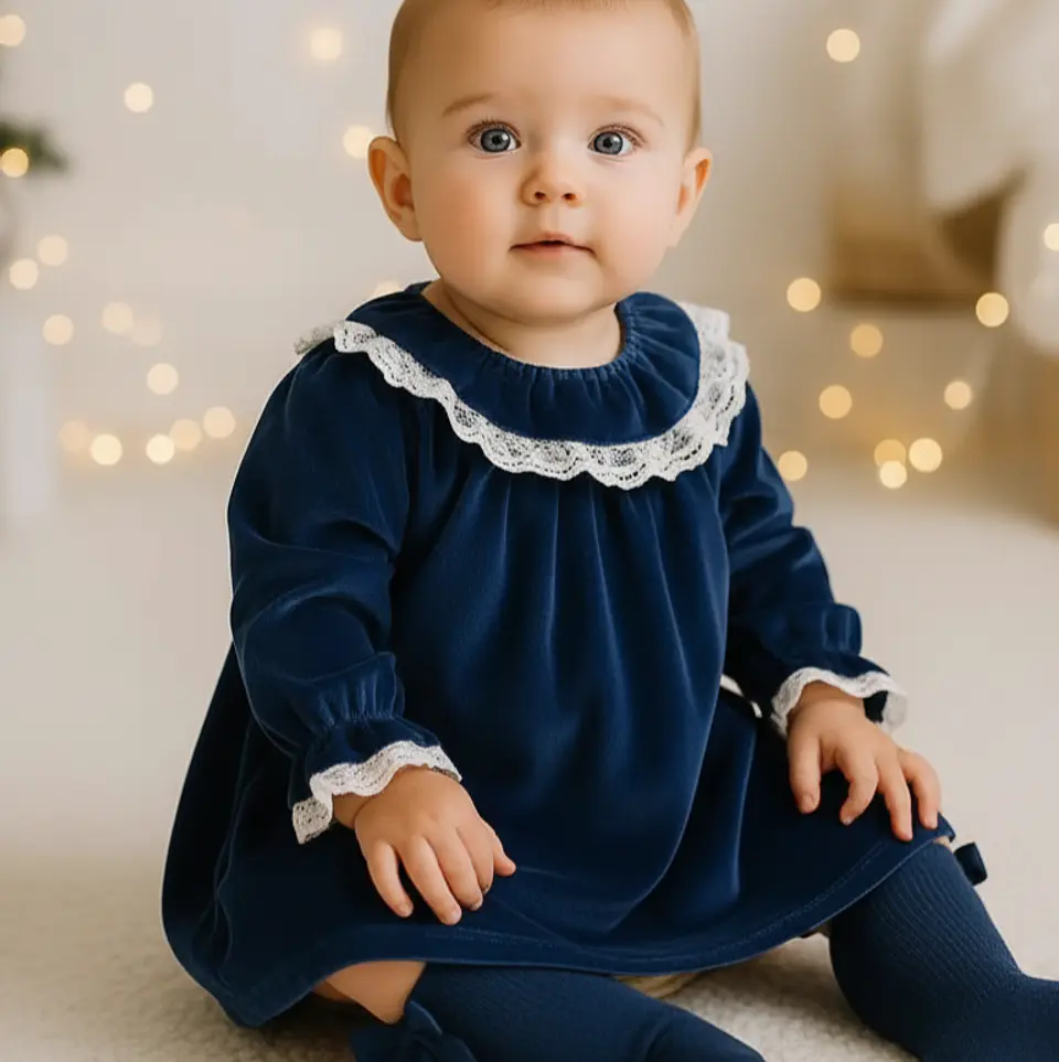 Vestido de veludo com renda 1