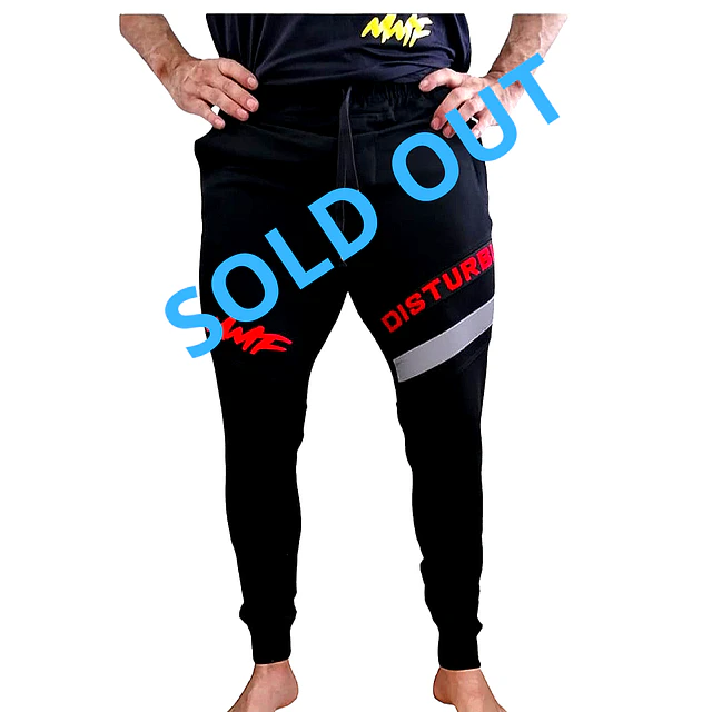 Jogger slim fit negro con rojo