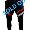 Jogger slim fit negro con rojo