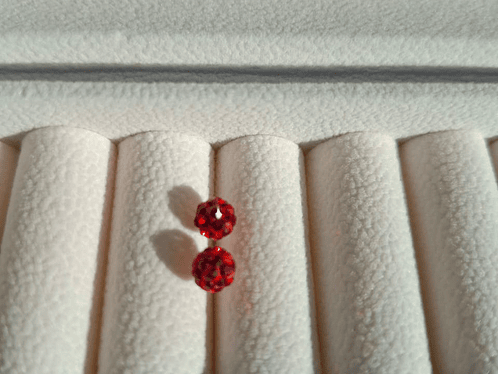 Aros Esfera Hecho con Cristal Swarovski Rojo 6mm. 2