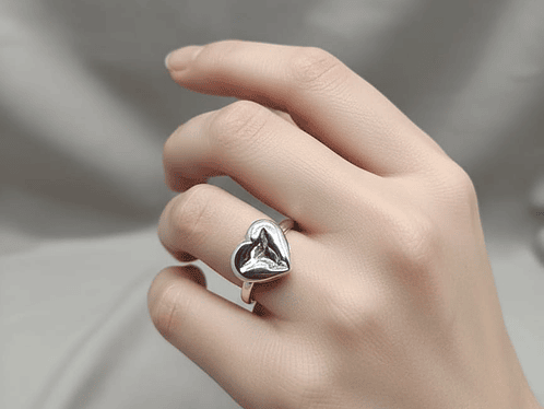 Anillo corazón relicario 2