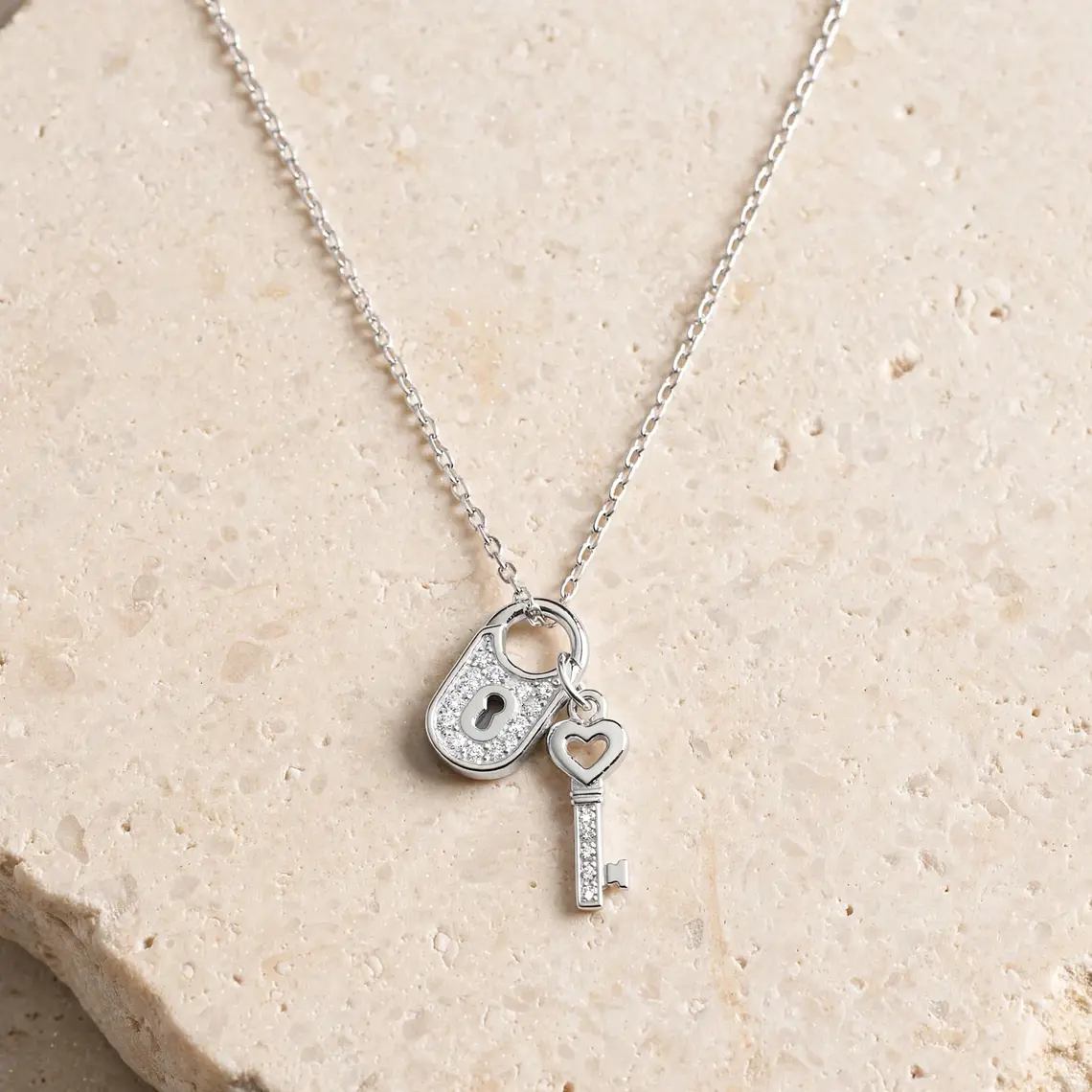 Collar Llave Candado Circones  1