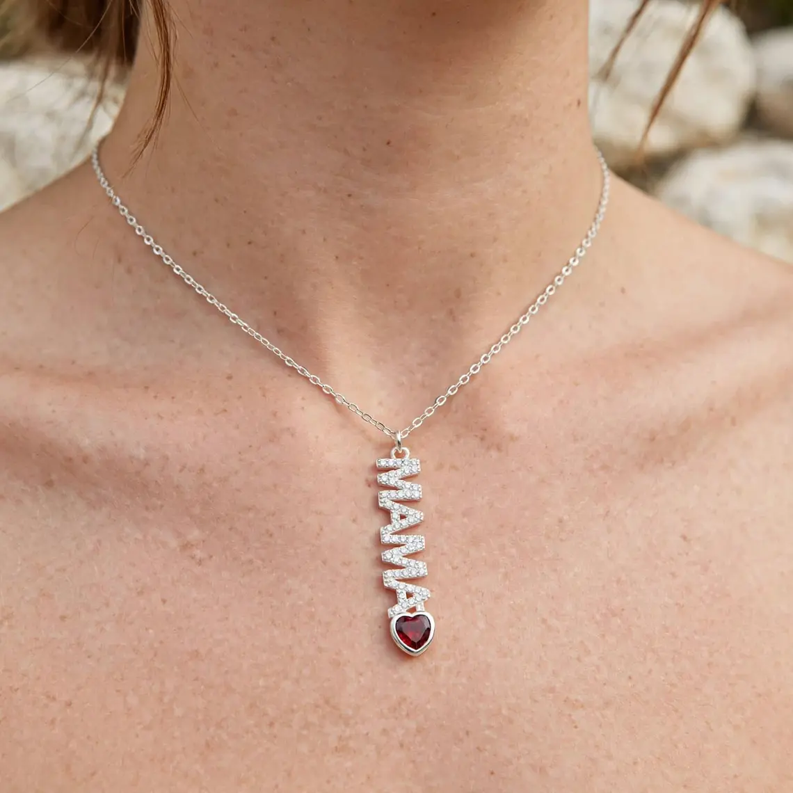 Collar dije Mamá con corazón de circon rojo 2