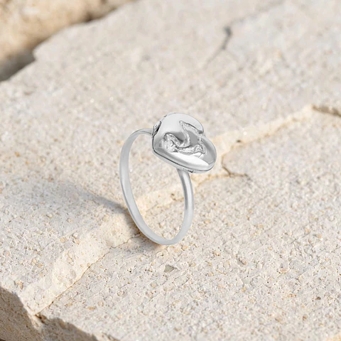 Anillo corazón relicario