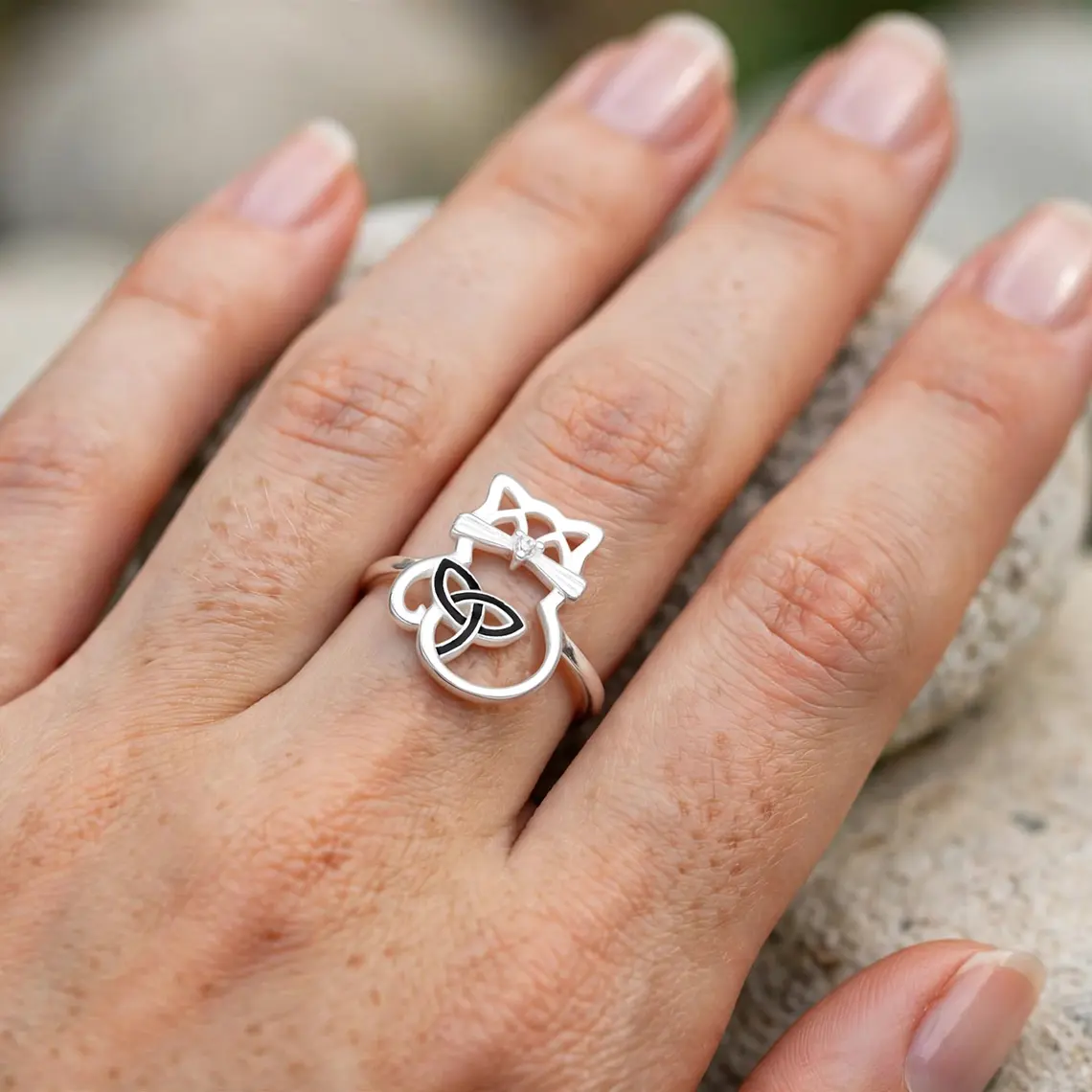 Anillo gatito circón triquetas 2