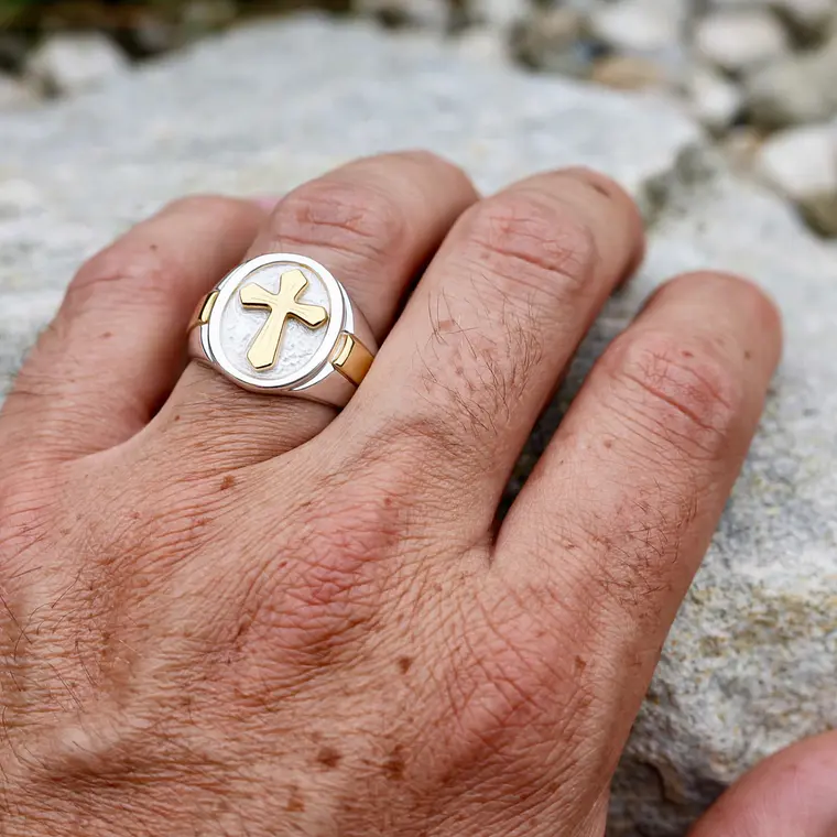 Anillo Sello cruz en oro T19 2