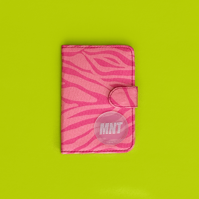 Portapasaportes Pink Zebra