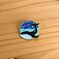 Pin metálico ballena gaviotas  - Miniatura 1