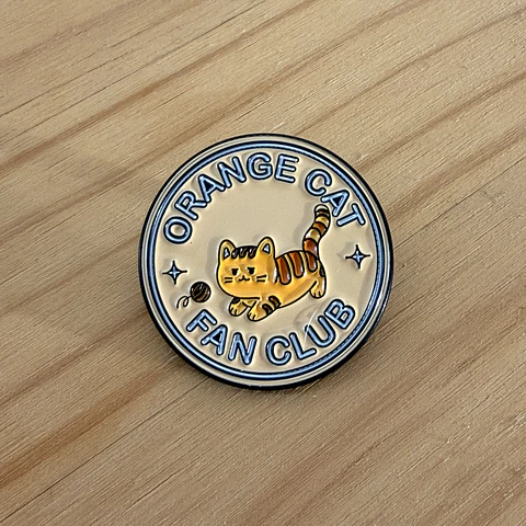 Pin Metálico Orange Cat