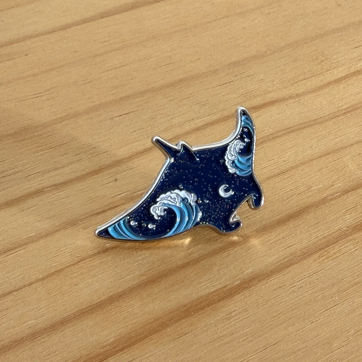Pin metálico Mantarraya 1