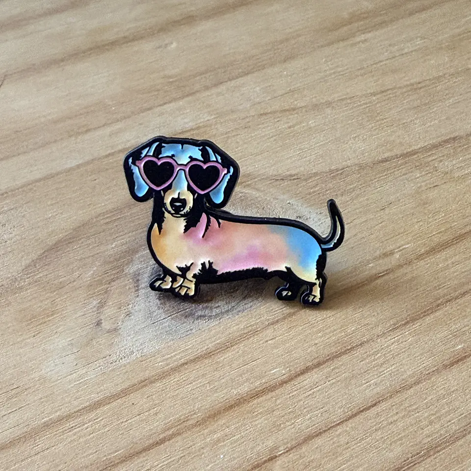 Pin Metálico Perro Salchicha Colores 1