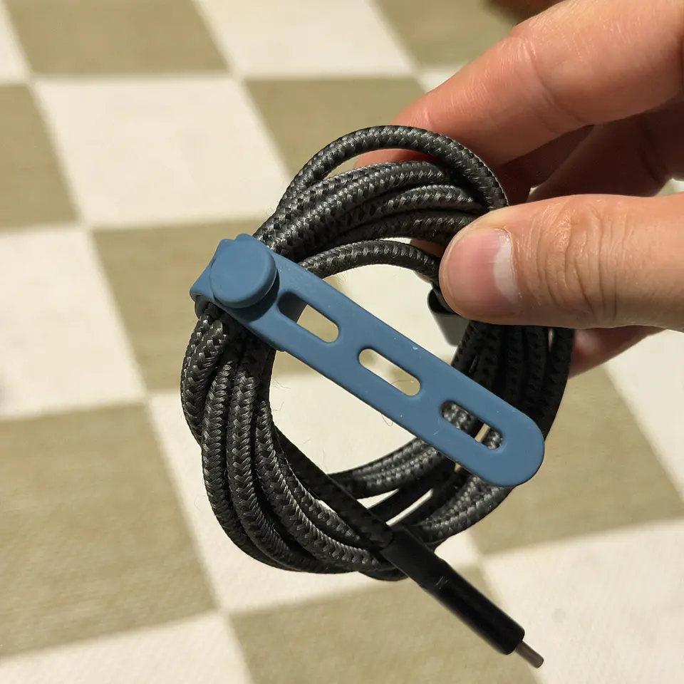 Kit x 4 Sujetadores para Cables de Silicona 2