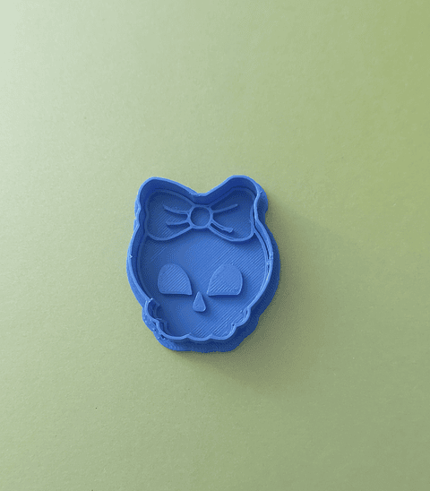 Cortador y sello para galleta "Calaverita niña"