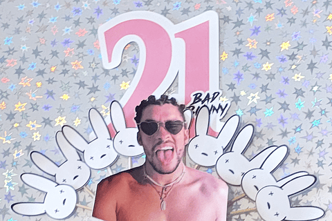 Set topper Bad Bunny