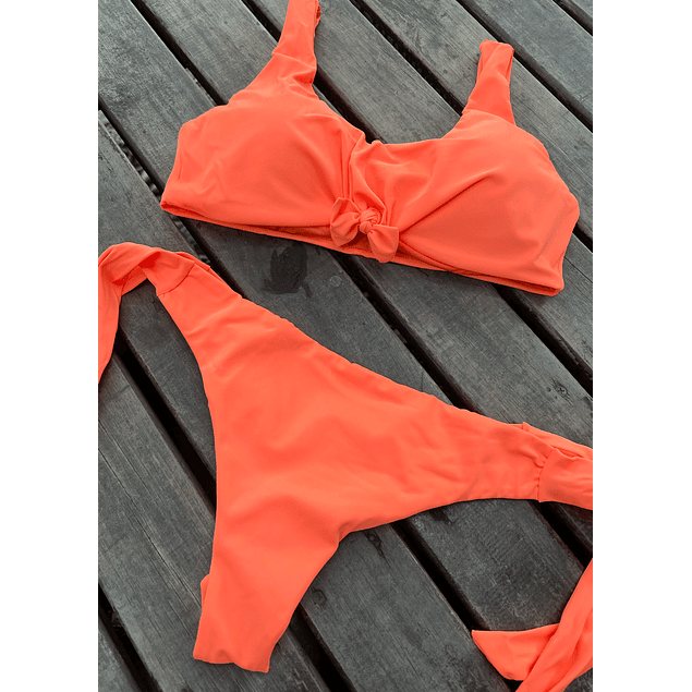 BIKINI NUDO EN PECHO VARIEDAD COLORES