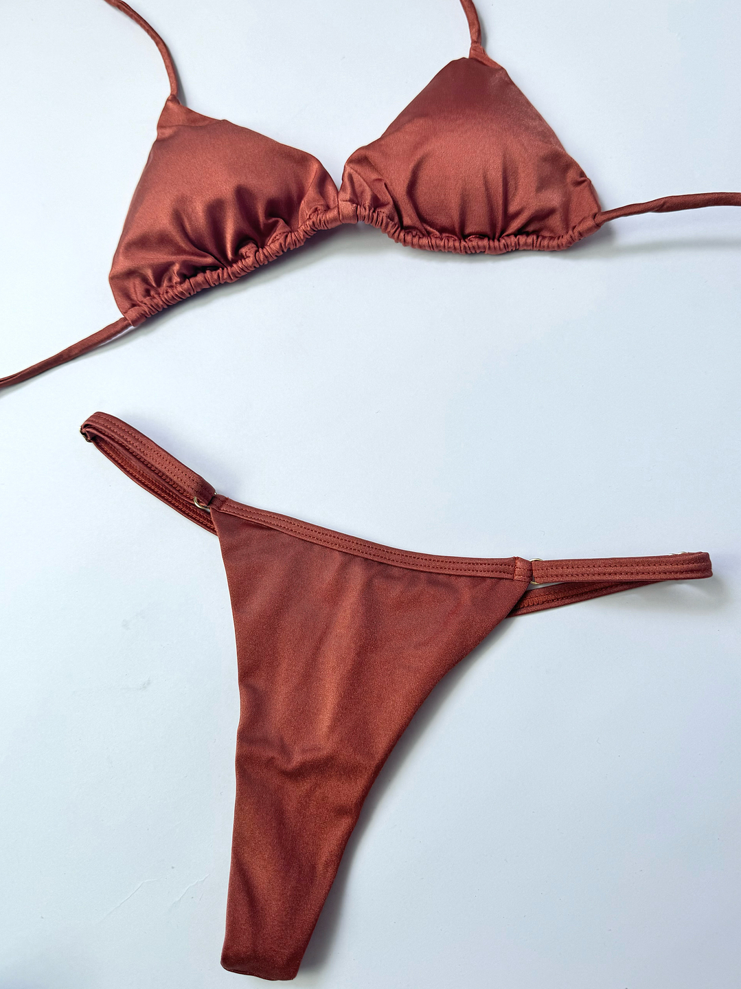 PACK BIKINI SATINADO + VESTIDO TEJIDO + SOMBRERO BOHO 13