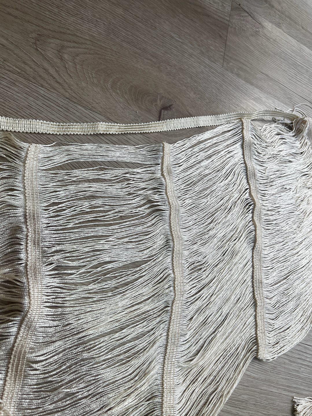 BAZAR PAREO CORTO FLECOS BEIGE IMP 3