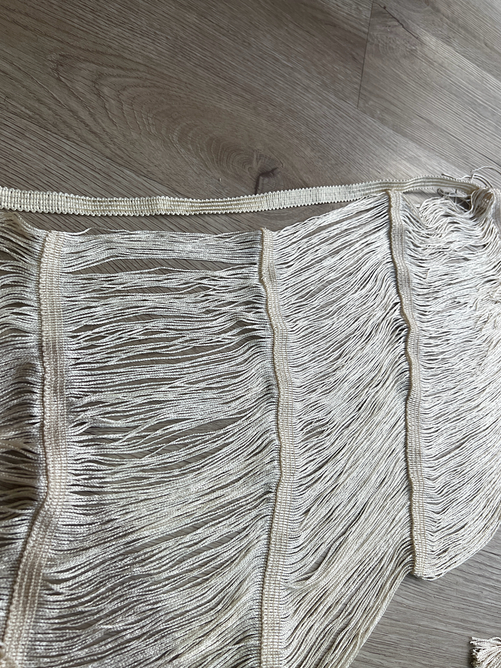 BAZAR PAREO CORTO FLECOS BEIGE IMP 3