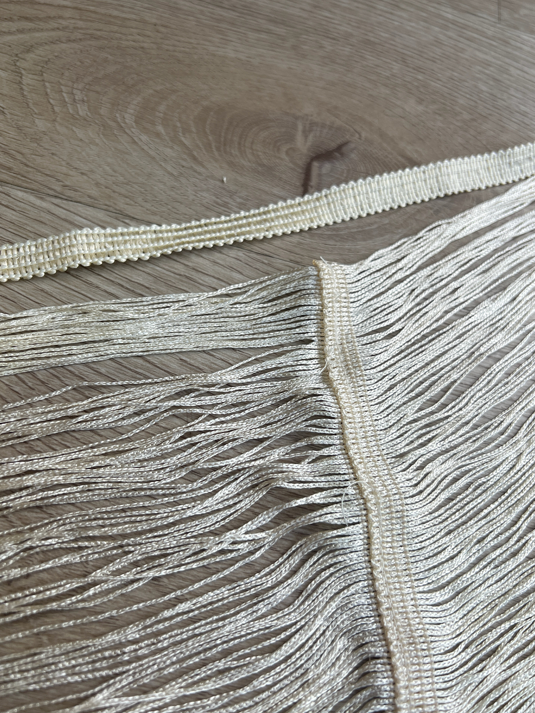 BAZAR PAREO CORTO FLECOS BEIGE IMP 4