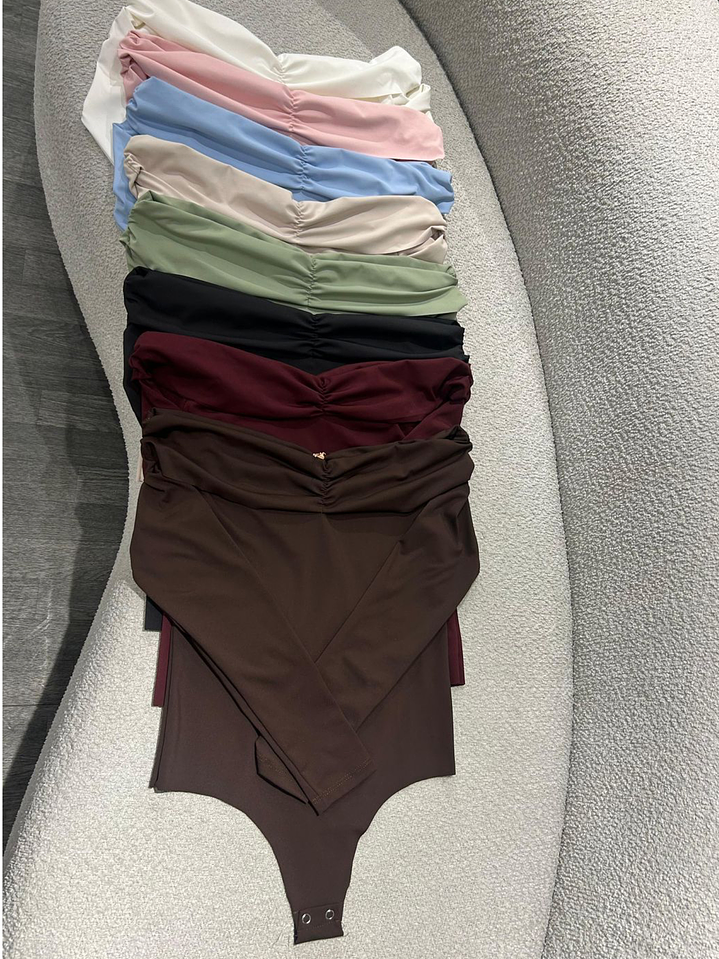 BAZAR BODY CUELLO BANDEJA VINO 3