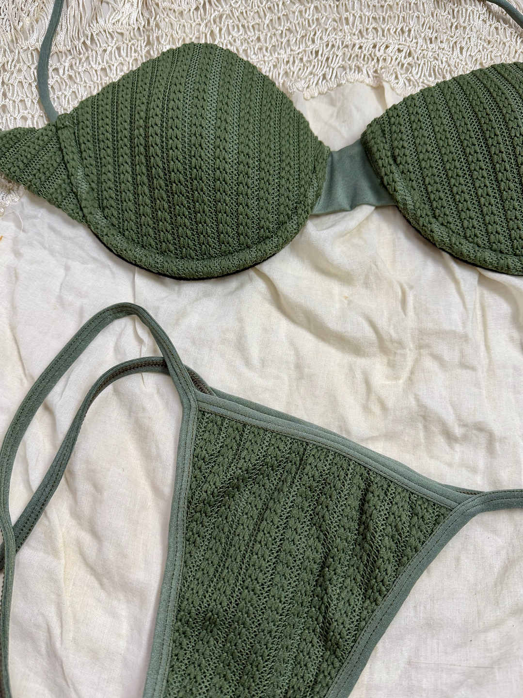 BAZAR BIKINI PREMIUM TEXTURIZADO VERDE MILITAR TALLA M 2