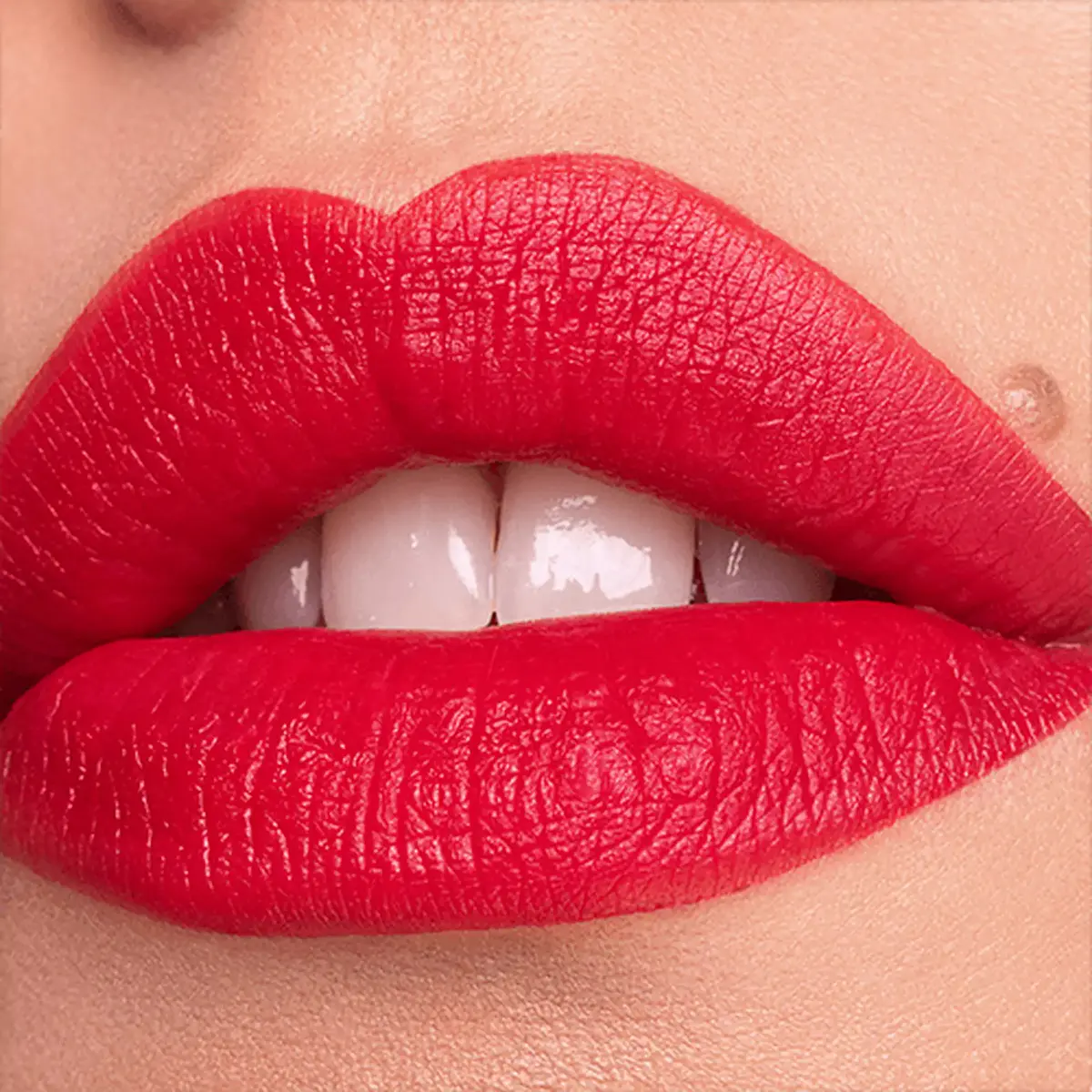 CATRICE Ultimate Stay Lippenstift Nr. 140 Behind The Red Curtain – Intensive Rot-Farbe