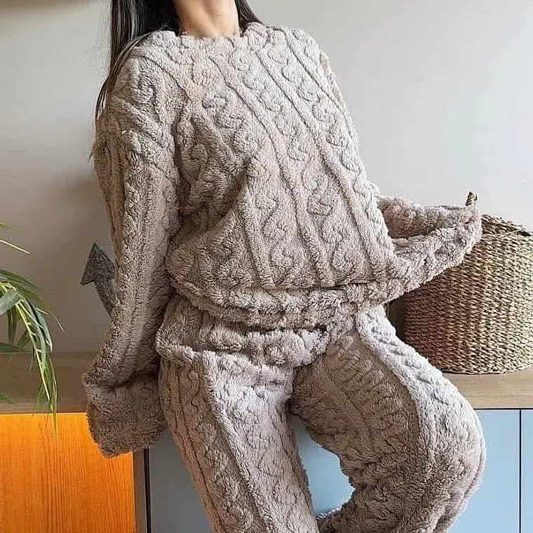 PIJAMA TRENZADO  1