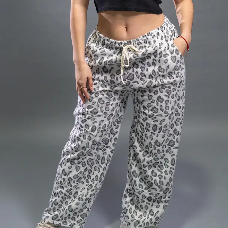 PANTALON ANIMAL PRINT INTERIOR CHIPORRO 4