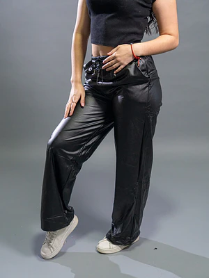 PANTALÓN ECOCUERO INTERIOR MICROPOLAR