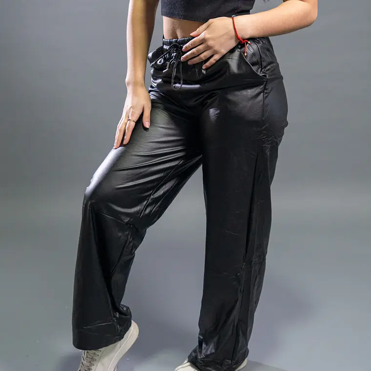 PANTALÓN ECOCUERO INTERIOR MICROPOLAR 2