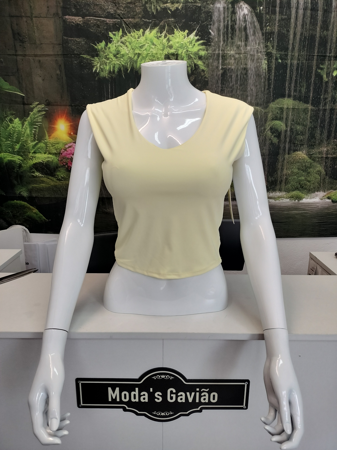 Top com almofadas no peito 2