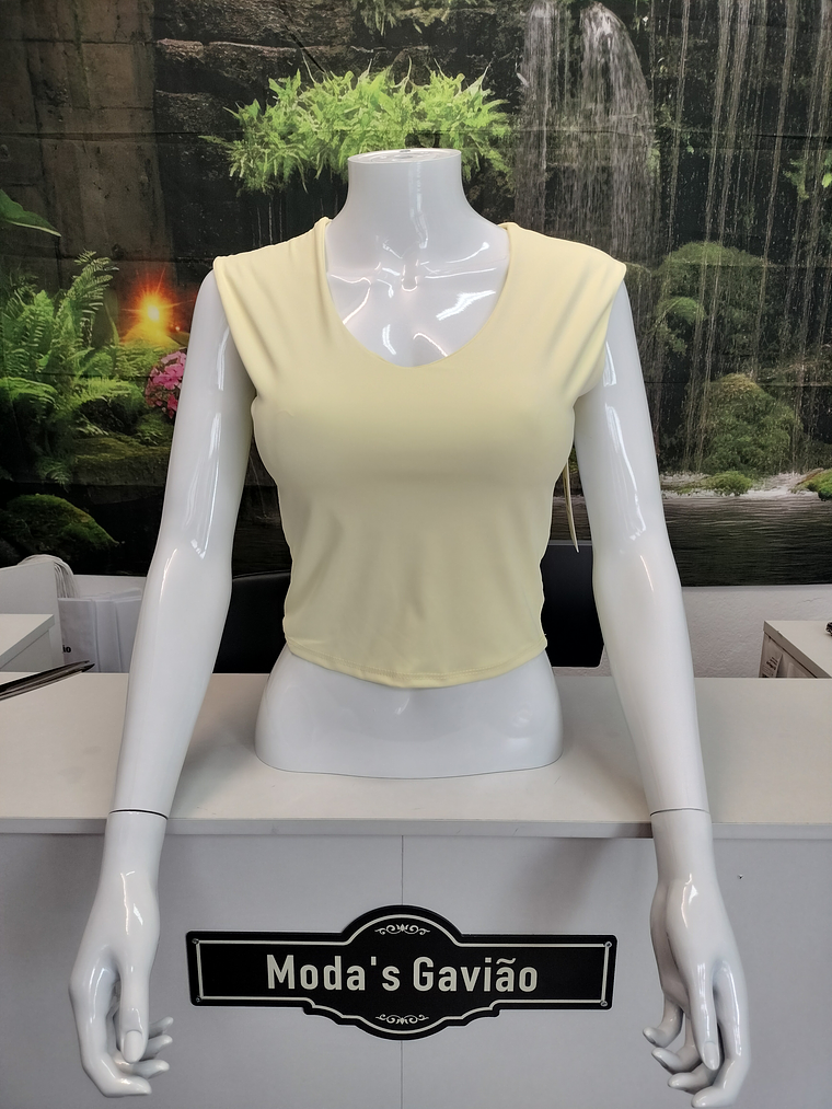 Top com almofadas no peito 2