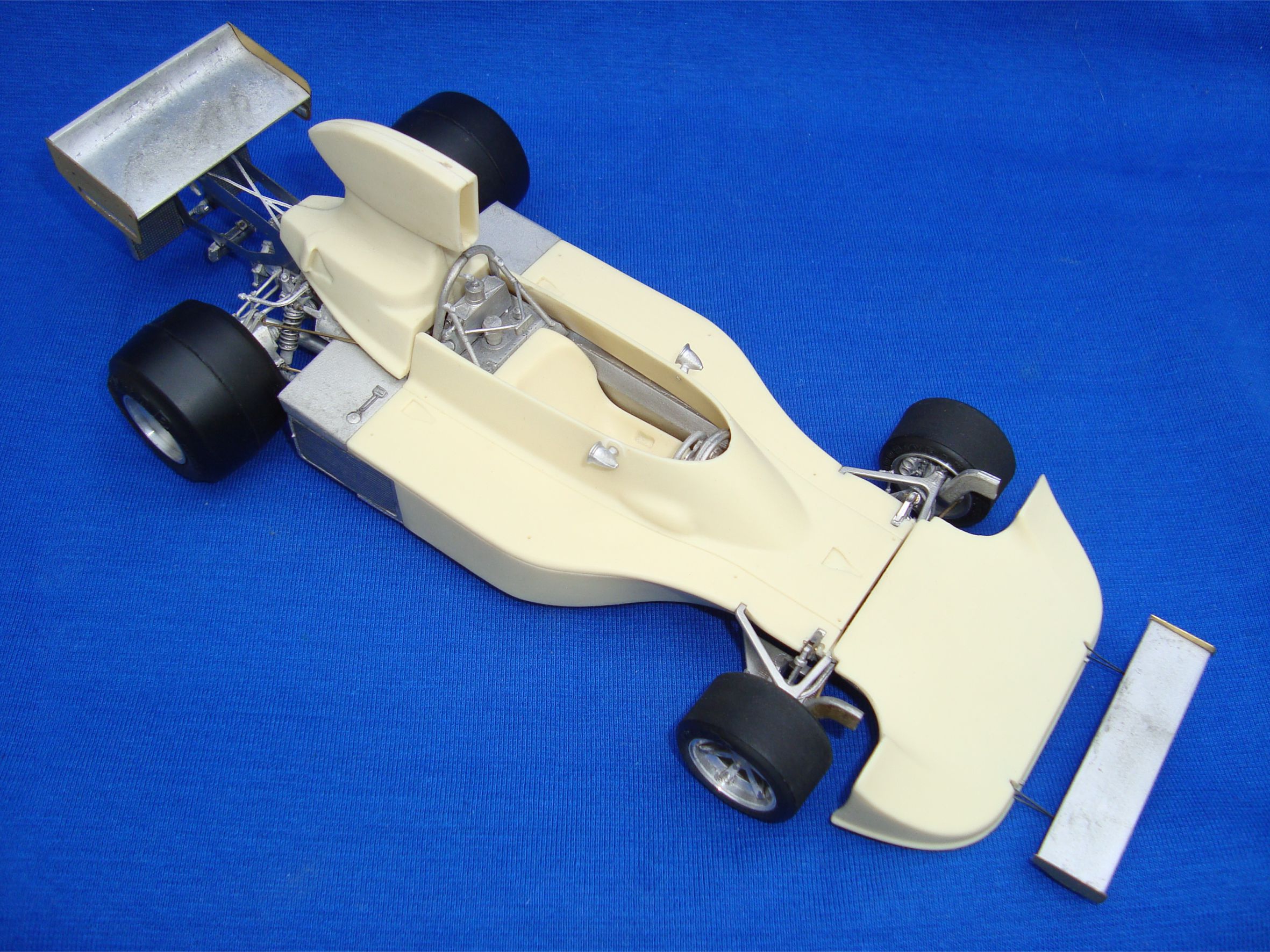 1/20 F1 Resin kit - Hesketh 308B 1975 Holland GP WINNER 9