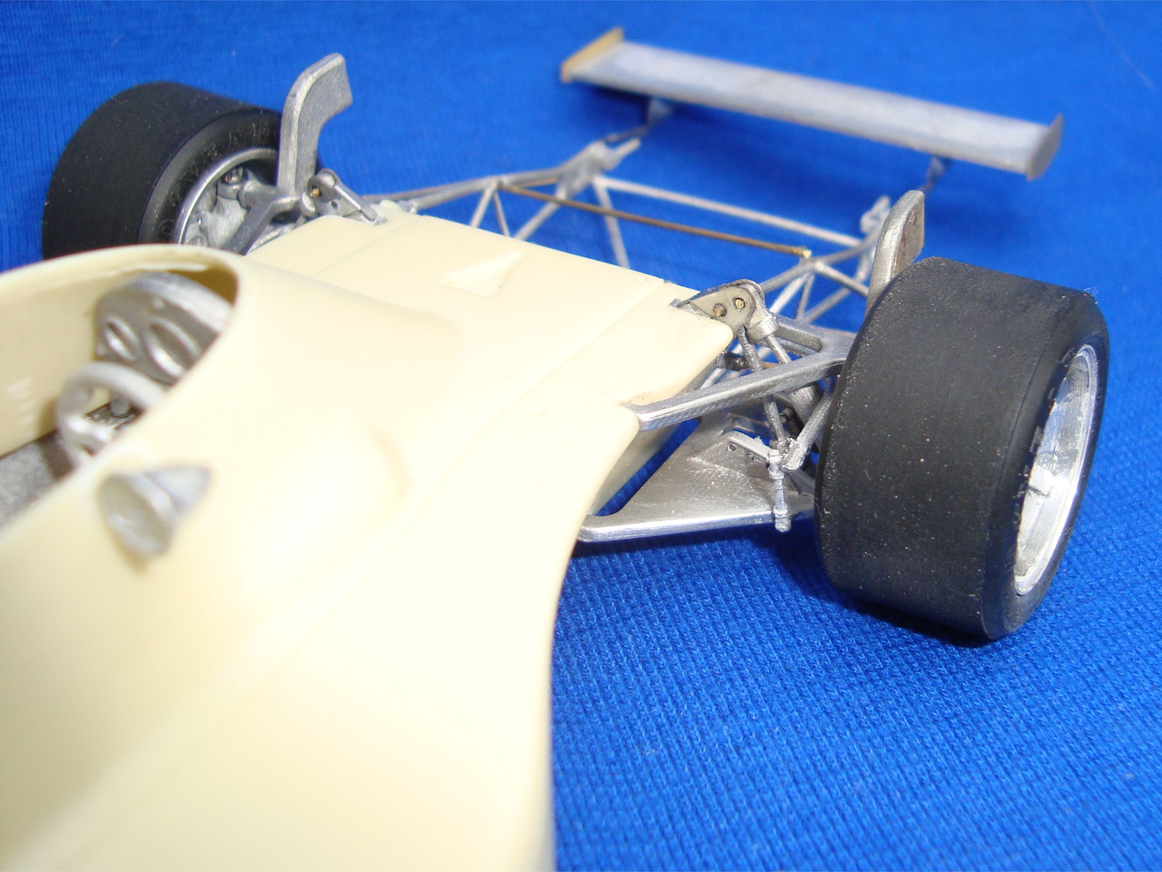 1/20 F1 Resin kit - Hesketh 308B 1975 Holland GP WINNER 10
