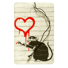 Ambientador para carro Banksy’s Graffiti, “Love Rat” 