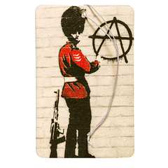Ambientador para carro Banksy’s Graffiti, “Anarchist Guard”