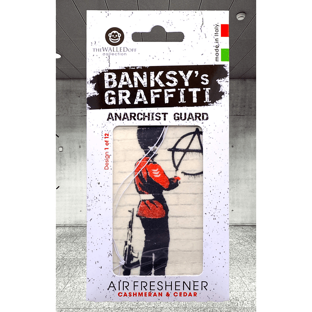 Ambientador para carro Banksy’s Graffiti, “Anarchist Guard” 4