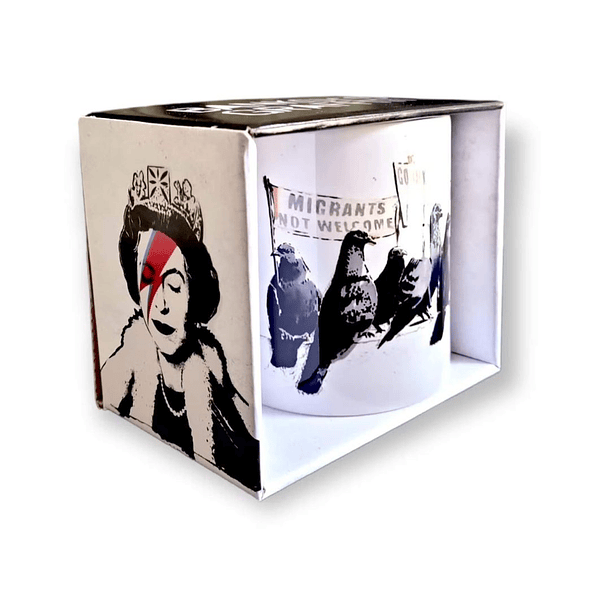 Caneca Banksy’s Graffiti “Birds of a Feather” 4