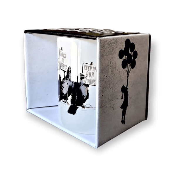 Caneca Banksy’s Graffiti “Birds of a Feather” 5