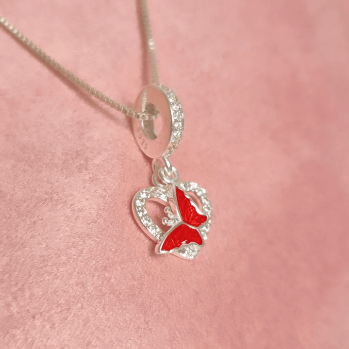Collar mariposa roja 1