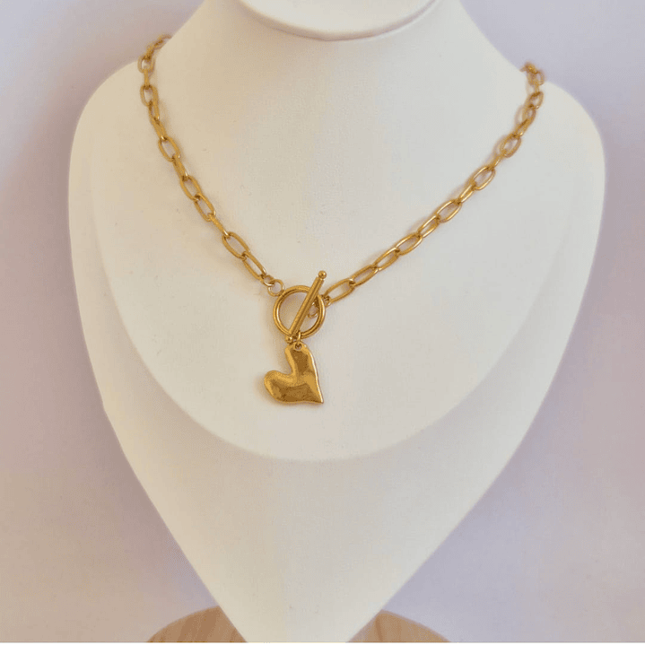 Collar Cadena Dorada con Corazón 1