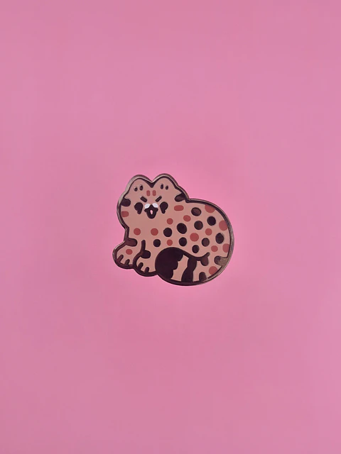Pin Gatito Güiña
