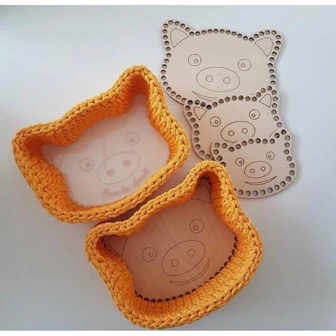 Base para crochet y trapillo en forma de chanchito 1