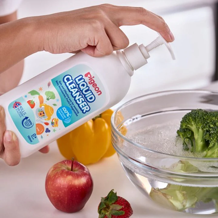 Limpiador de Biberones Pigeon con Dosificador 700 ml 3
