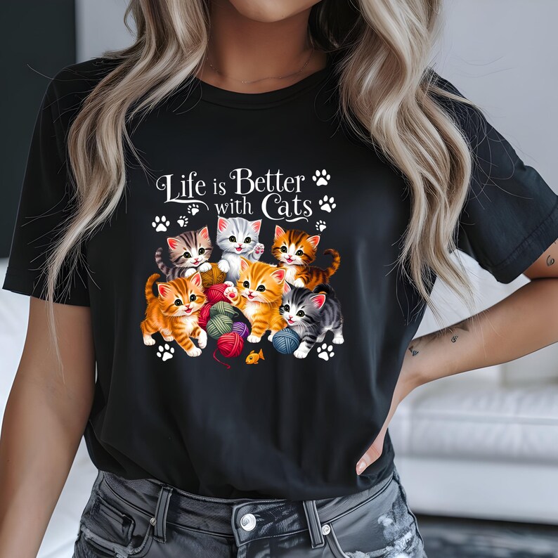 Polera Unisex La vida es mejor con gatos 1