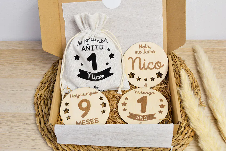 Placas cumple mes personalizadas 1